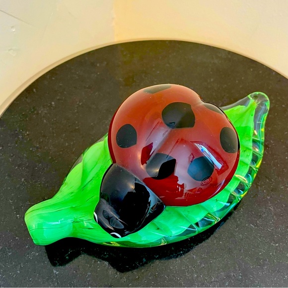 Ladybug on a leaf, hand-blown art glass, murano style - Picture 3 of 5
